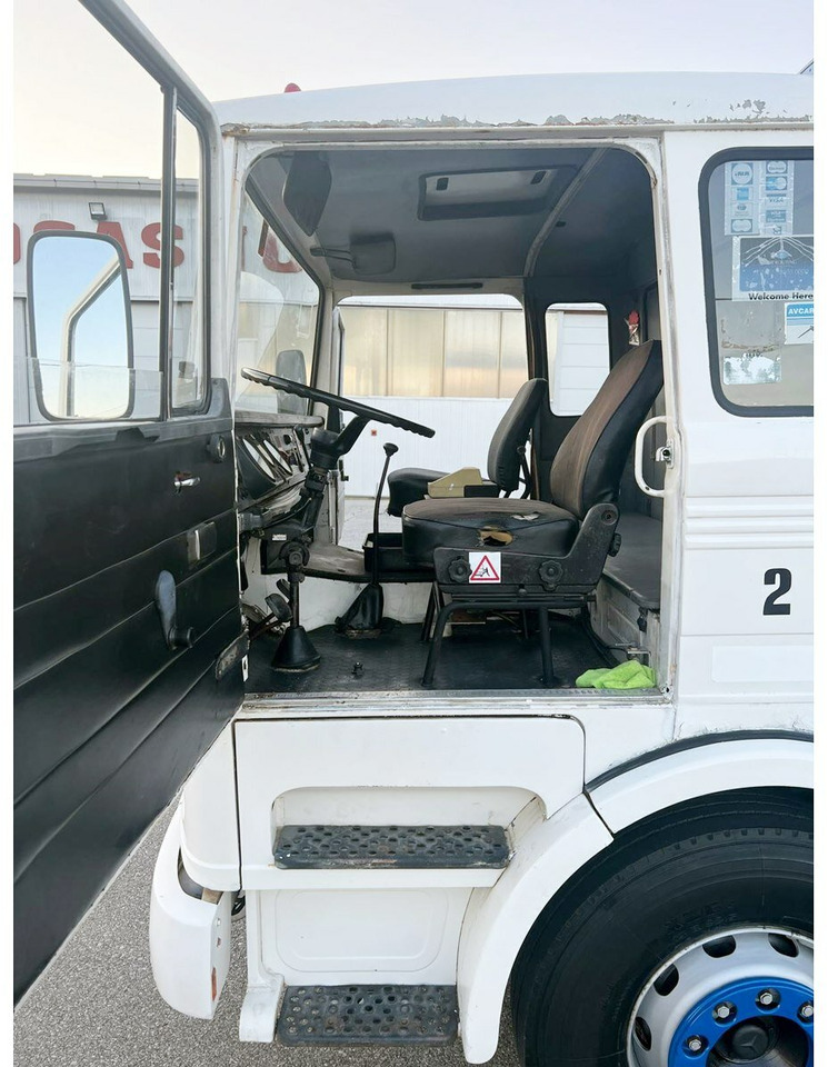 Mercedes-Benz 1923 4x2 Tankwagenzug für Kerosin 40.000l 1923 4x2 Tankwagenzug für Kerosin 40.000l - Tankwagen: afbeelding 3 Mercedes-Benz 1923 4x2 Tankwagenzug für Kerosin 40.000l 1923 4x2 Tankwagenzug für Kerosin 40.000l - Tankwagen: afbeelding 3