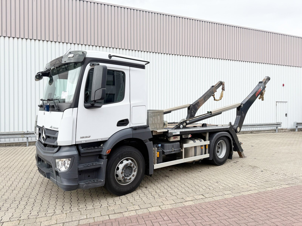 Mercedes-Benz Actros 1832 L 4x2 Actros 1832 L 4x2, Navi, MultimediaCockpit, Funk - Portaalarmsysteem vrachtwagen: afbeelding 1 Mercedes-Benz Actros 1832 L 4x2 Actros 1832 L 4x2, Navi, MultimediaCockpit, Funk - Portaalarmsysteem vrachtwagen: afbeelding 1