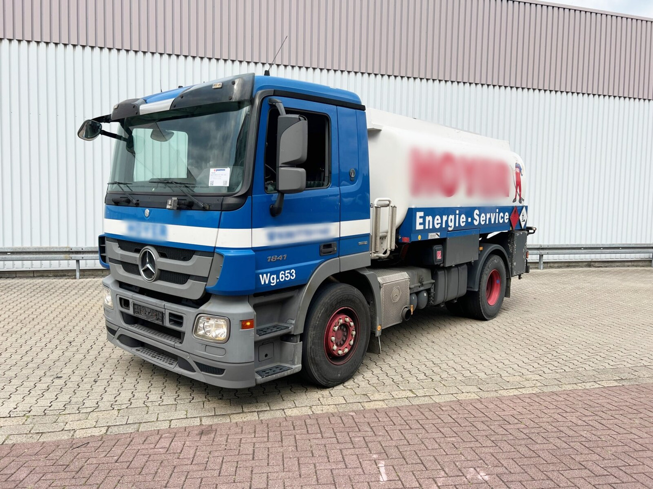 Mercedes-Benz Actros 1841 L 4x2 Actros 1841 L 4x2, Esterer-Tankaufbau, 3 Kammern, 14.000l, ADR - Tankwagen: afbeelding 1 Mercedes-Benz Actros 1841 L 4x2 Actros 1841 L 4x2, Esterer-Tankaufbau, 3 Kammern, 14.000l, ADR - Tankwagen: afbeelding 1