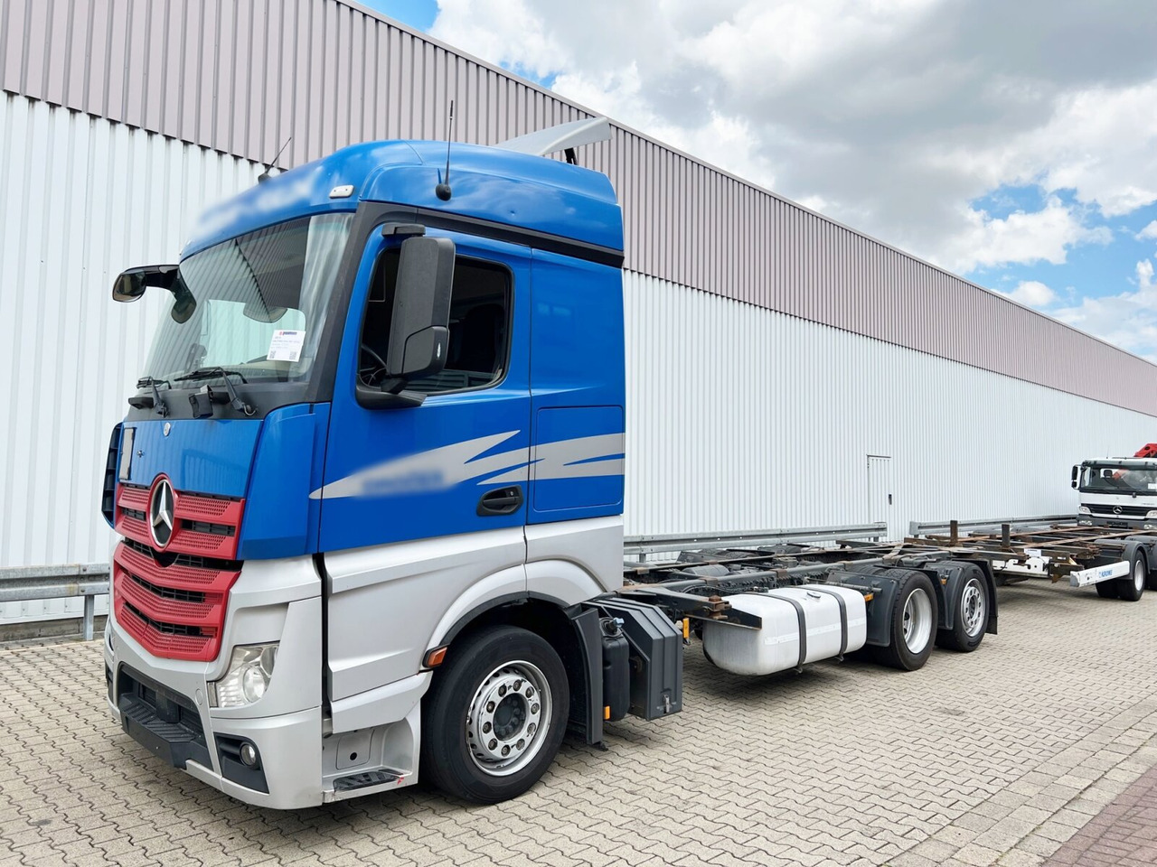 Mercedes-Benz Actros 2542/48 L/nR 6x2 Actros 2542/48 L/nR 6x2, Retarder, Standklima, StreamSpace, SoloStar - Containertransporter/ Wissellaadbak vrachtwagen: afbeelding 1 Mercedes-Benz Actros 2542/48 L/nR 6x2 Actros 2542/48 L/nR 6x2, Retarder, Standklima, StreamSpace, SoloStar - Containertransporter/ Wissellaadbak vrachtwagen: afbeelding 1