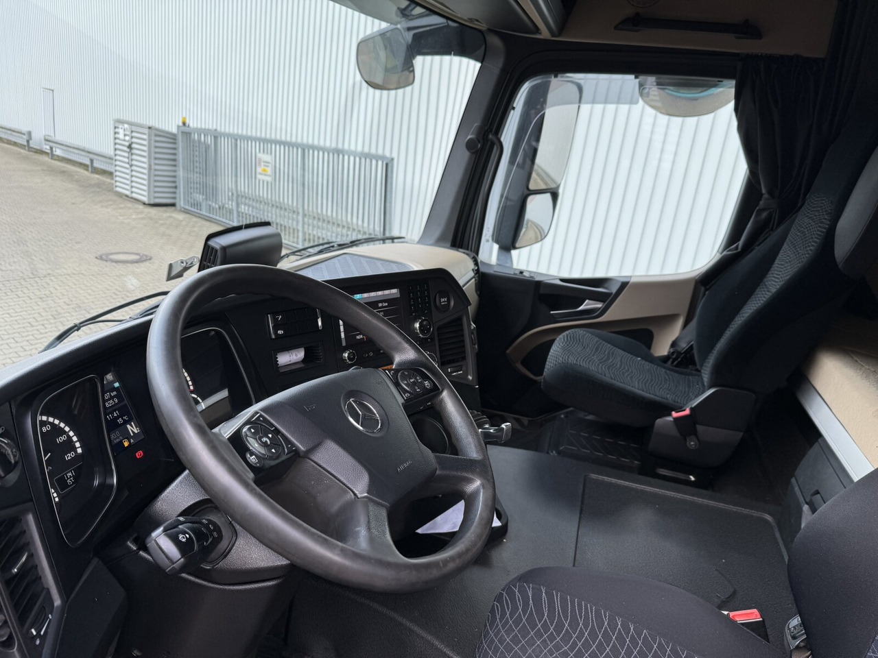 Mercedes-Benz Actros 2545 L 6x2 Actros 2545 L 6x2/46, Retarder, Lenk-/Liftachse, StreamSpace, Navi - Haakarmsysteem vrachtwagen: afbeelding 3 Mercedes-Benz Actros 2545 L 6x2 Actros 2545 L 6x2/46, Retarder, Lenk-/Liftachse, StreamSpace, Navi - Haakarmsysteem vrachtwagen: afbeelding 3