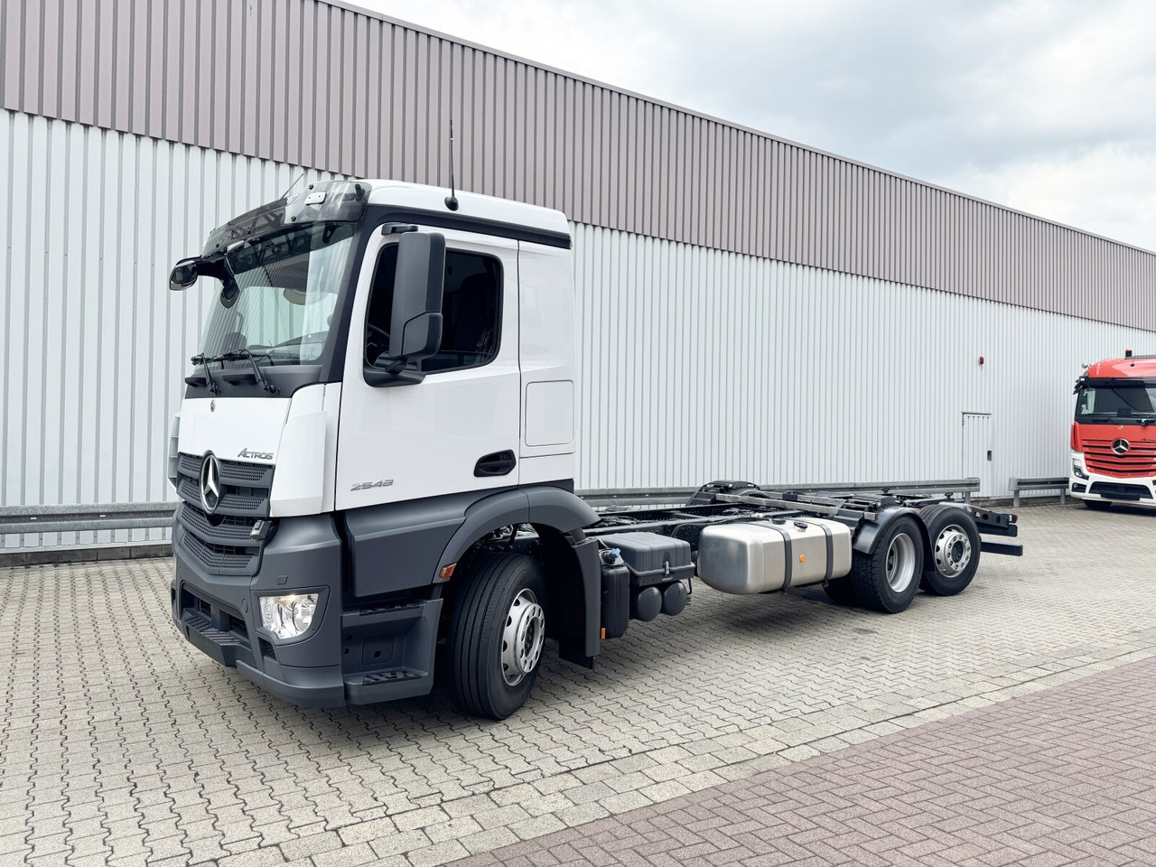 Mercedes-Benz Actros 2548 L 6x2 Actros 2548 L 6x2, Retarder, Lenk-/Liftachse - Chassis vrachtwagen: afbeelding 1 Mercedes-Benz Actros 2548 L 6x2 Actros 2548 L 6x2, Retarder, Lenk-/Liftachse - Chassis vrachtwagen: afbeelding 1