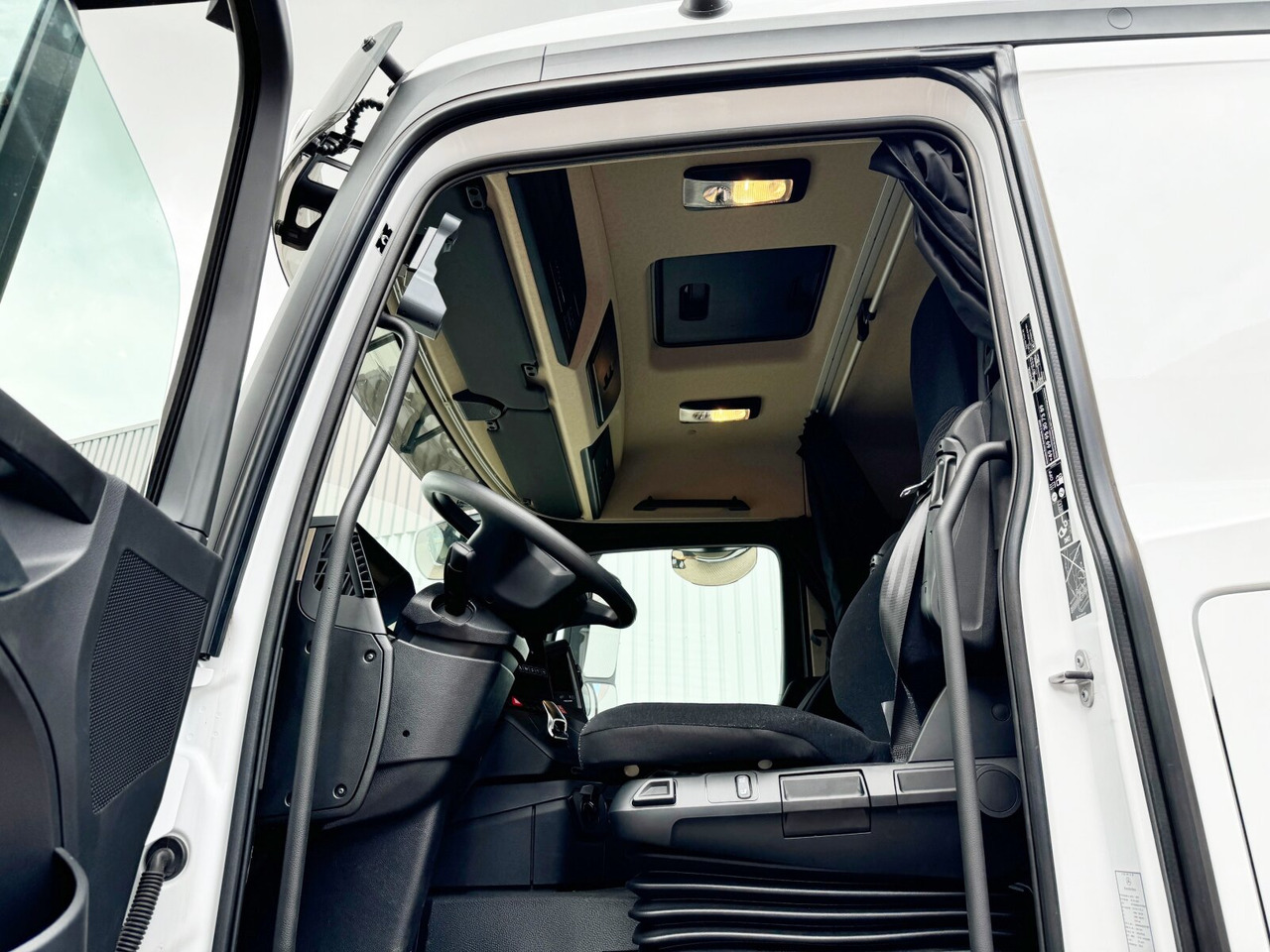 Mercedes-Benz Actros 2645 L 6x4 Actros 2645 L 6x4, MultimediaCockpit, Motorabtrieb, Funk - Haakarmsysteem vrachtwagen: afbeelding 2 Mercedes-Benz Actros 2645 L 6x4 Actros 2645 L 6x4, MultimediaCockpit, Motorabtrieb, Funk - Haakarmsysteem vrachtwagen: afbeelding 2