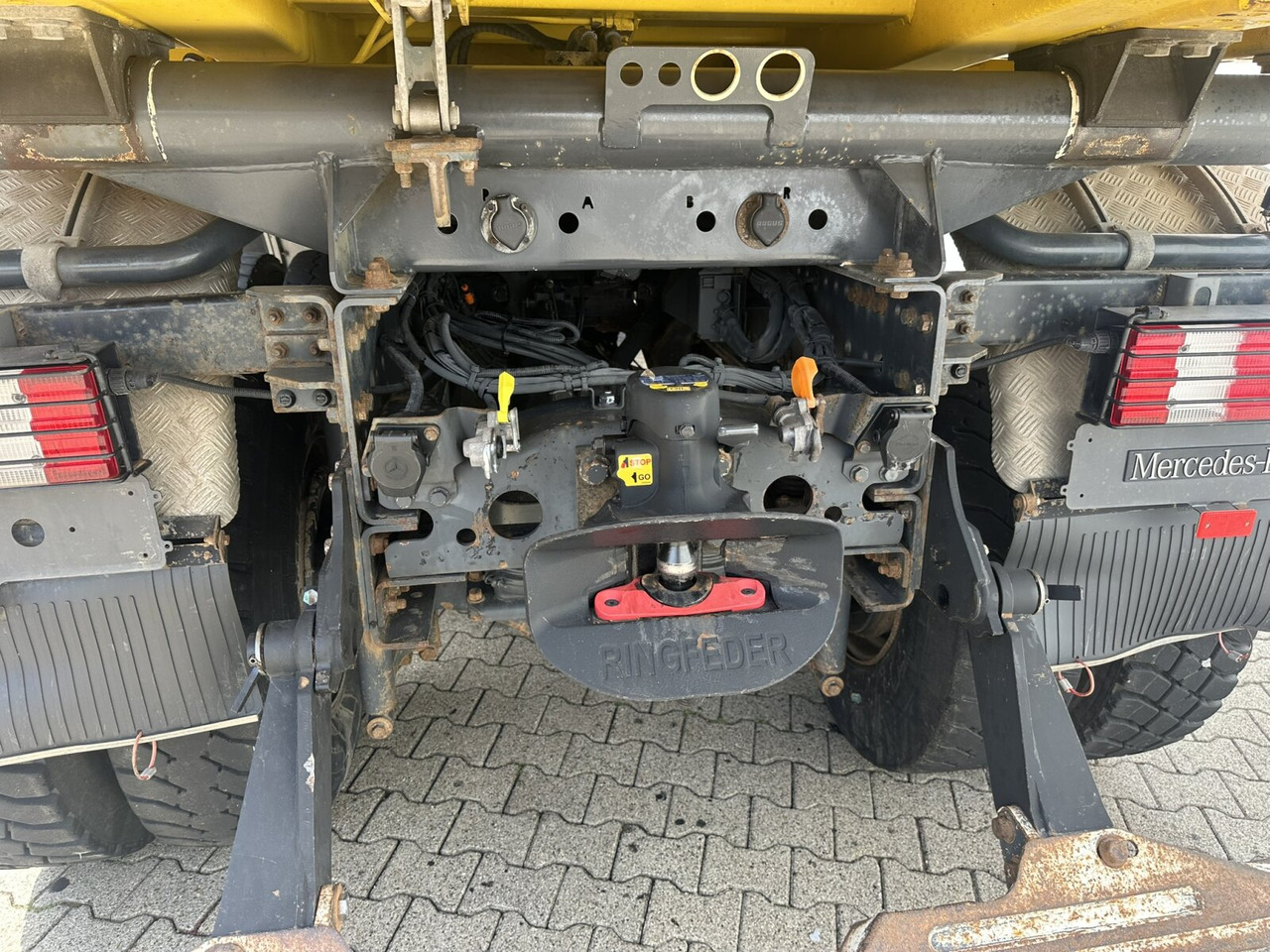 Mercedes-Benz Actros 3348 AK 6x6 Actros 3348 AK 6x6, Bordmatik links - Kipper vrachtwagen: afbeelding 2 Mercedes-Benz Actros 3348 AK 6x6 Actros 3348 AK 6x6, Bordmatik links - Kipper vrachtwagen: afbeelding 2