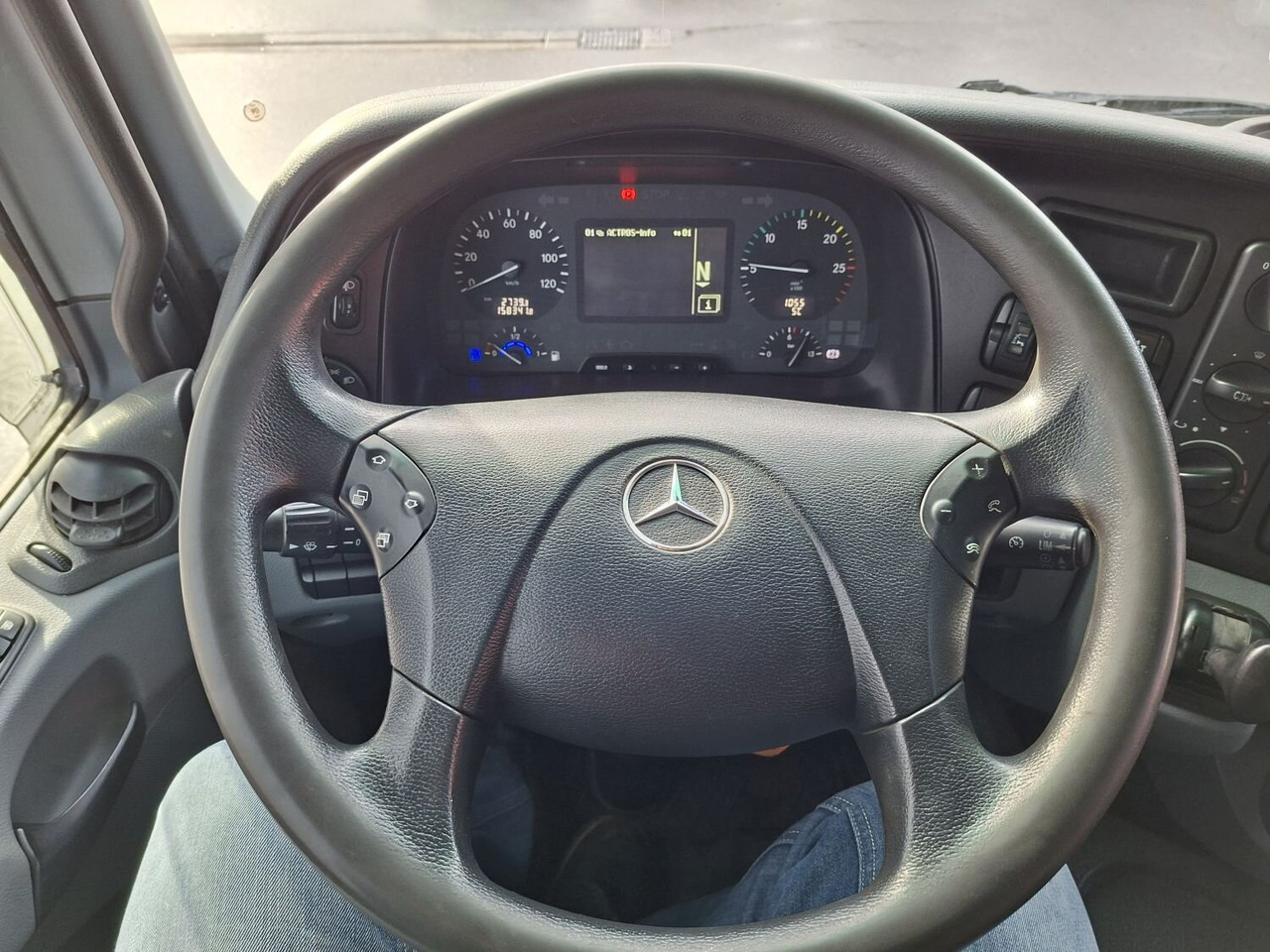 Mercedes-Benz Actros 4146 K 8x4/4 Actros 4146 K 8x4/4, Retarder, Kran Hiab XS 477 E-7 HiPro, Flyjib, Seilwinde, Funk - Haakarmsysteem vrachtwagen, Kraanwagen: afbeelding 4 Mercedes-Benz Actros 4146 K 8x4/4 Actros 4146 K 8x4/4, Retarder, Kran Hiab XS 477 E-7 HiPro, Flyjib, Seilwinde, Funk - Haakarmsysteem vrachtwagen, Kraanwagen: afbeelding 4