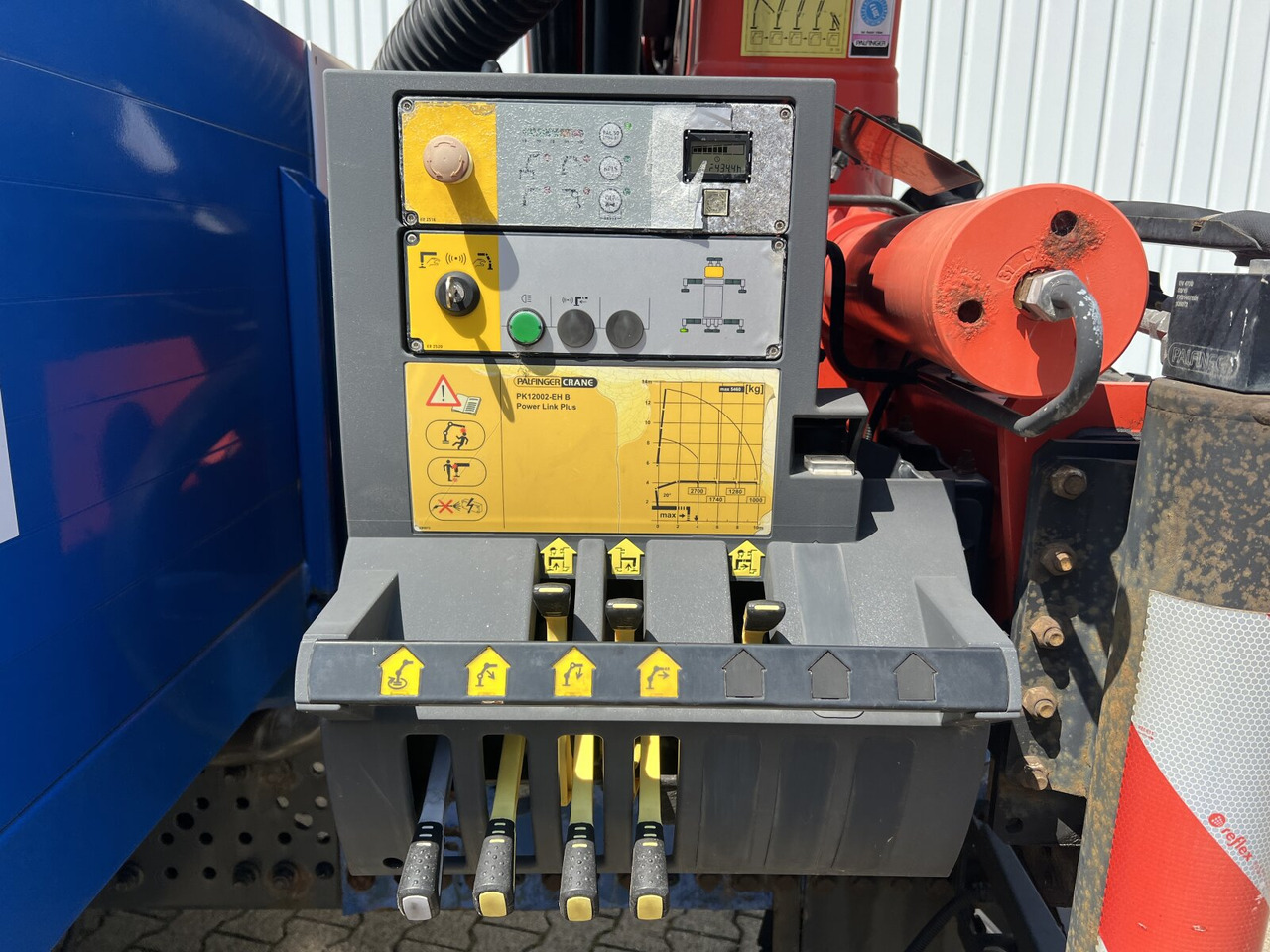 Mercedes-Benz Antos 1836 L 4x2 Antos 1836 L 4x2, Glastransporter, Heckkran Palfinger Pk 12002-EH, Funk - Kraanwagen: afbeelding 2 Mercedes-Benz Antos 1836 L 4x2 Antos 1836 L 4x2, Glastransporter, Heckkran Palfinger Pk 12002-EH, Funk - Kraanwagen: afbeelding 2