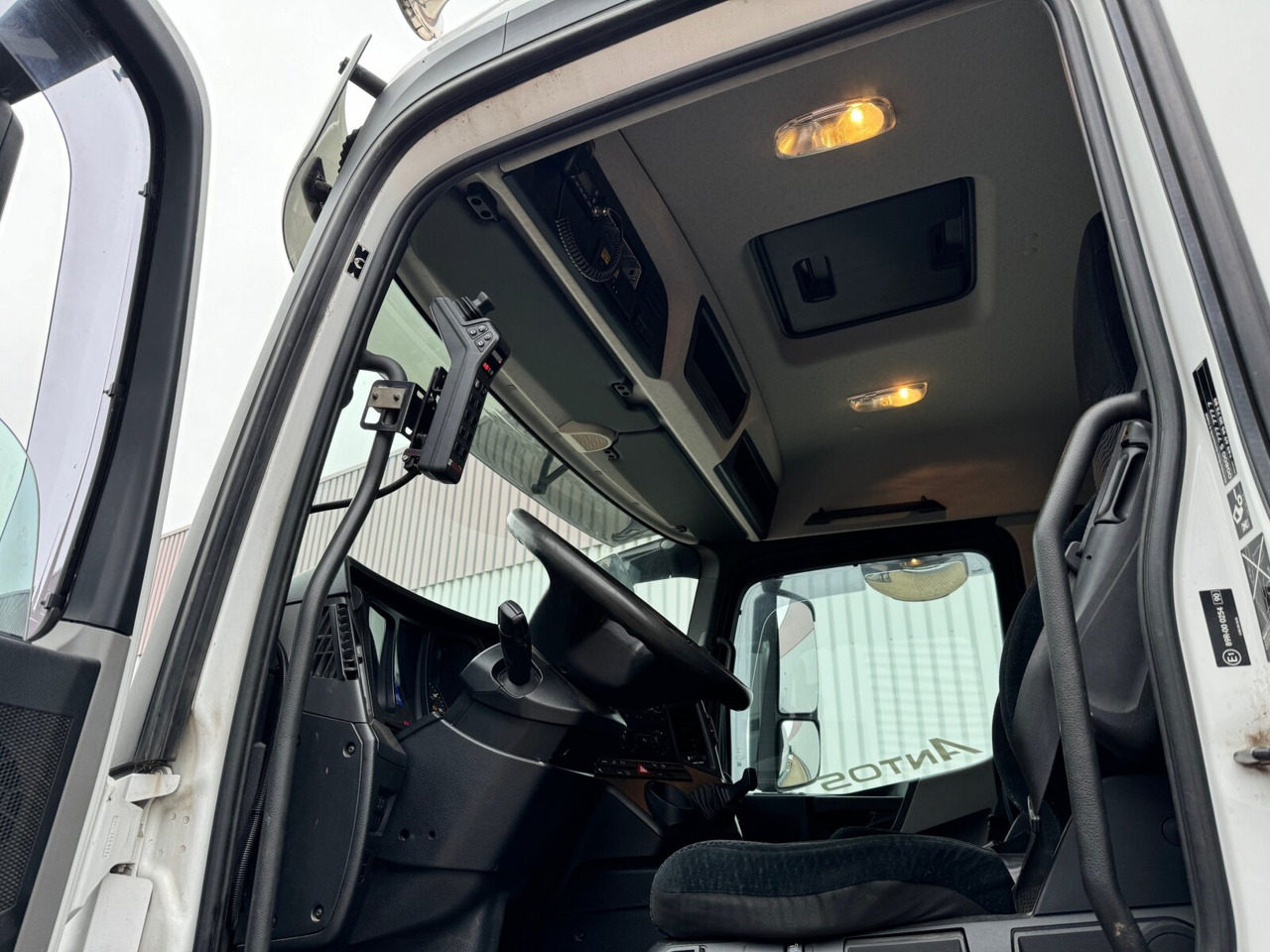 Mercedes-Benz Antos 2536/43 L 6x2 Antos 2536/43 L 6x2, Liftachse, Hiab XR 21S61 bis 7 m Container - Haakarmsysteem vrachtwagen: afbeelding 3 Mercedes-Benz Antos 2536/43 L 6x2 Antos 2536/43 L 6x2, Liftachse, Hiab XR 21S61 bis 7 m Container - Haakarmsysteem vrachtwagen: afbeelding 3