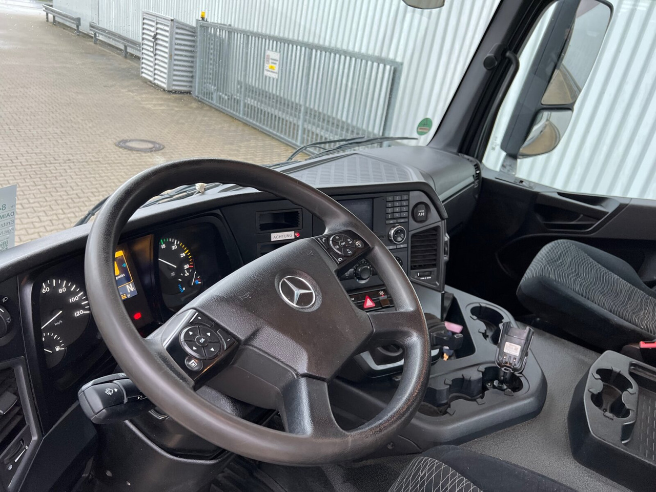 Mercedes-Benz Arocs 1830 K 4x2 Arocs 1830 K 4x2, Funk - Portaalarmsysteem vrachtwagen: afbeelding 4 Mercedes-Benz Arocs 1830 K 4x2 Arocs 1830 K 4x2, Funk - Portaalarmsysteem vrachtwagen: afbeelding 4