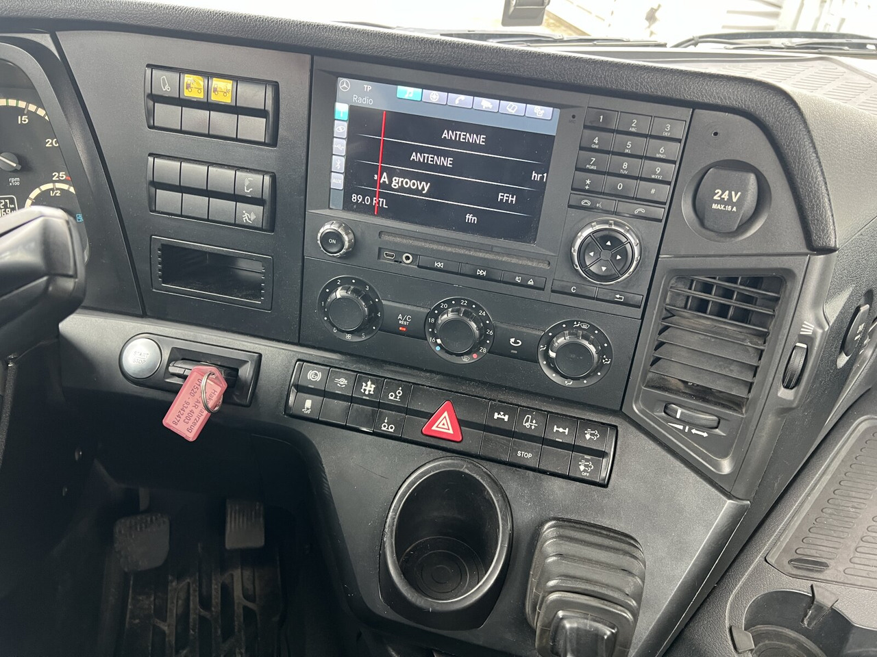 Mercedes-Benz Arocs 2552 L 6x2 Arocs 2552 L 6x2, Lenk-/Liftachse - Haakarmsysteem vrachtwagen: afbeelding 4 Mercedes-Benz Arocs 2552 L 6x2 Arocs 2552 L 6x2, Lenk-/Liftachse - Haakarmsysteem vrachtwagen: afbeelding 4