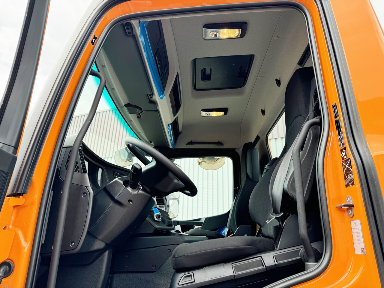 Mercedes-Benz Arocs 2633 6x4, Automatik, 2x Nebenantrieb Arocs 2633 6x4, 2x Nebenantrieb - Chassis vrachtwagen: afbeelding 3 Mercedes-Benz Arocs 2633 6x4, Automatik, 2x Nebenantrieb Arocs 2633 6x4, 2x Nebenantrieb - Chassis vrachtwagen: afbeelding 3