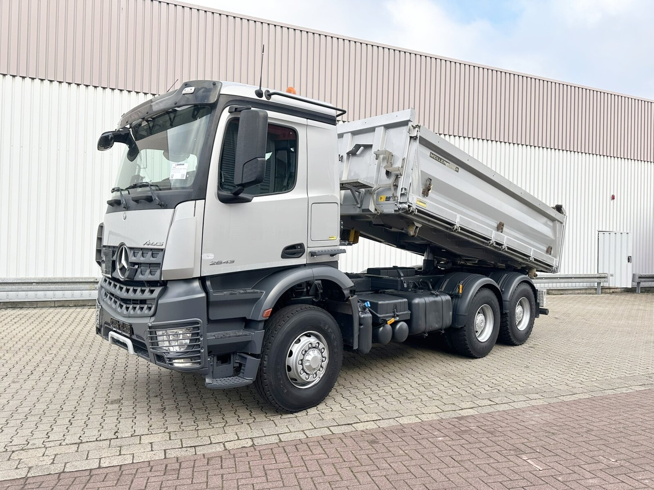 Mercedes-Benz Arocs 2643 LK 6x6 HAD Arocs 2643 LK 6x6 HAD, HydroDrive - Kipper vrachtwagen: afbeelding 1 Mercedes-Benz Arocs 2643 LK 6x6 HAD Arocs 2643 LK 6x6 HAD, HydroDrive - Kipper vrachtwagen: afbeelding 1