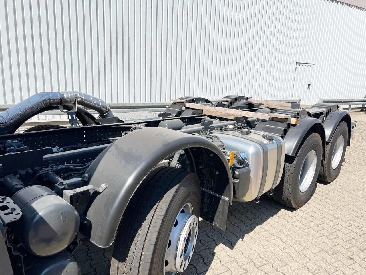 Mercedes-Benz Arocs 3240 8x4 Arocs 3240 8x4 - Chassis vrachtwagen: afbeelding 2 Mercedes-Benz Arocs 3240 8x4 Arocs 3240 8x4 - Chassis vrachtwagen: afbeelding 2
