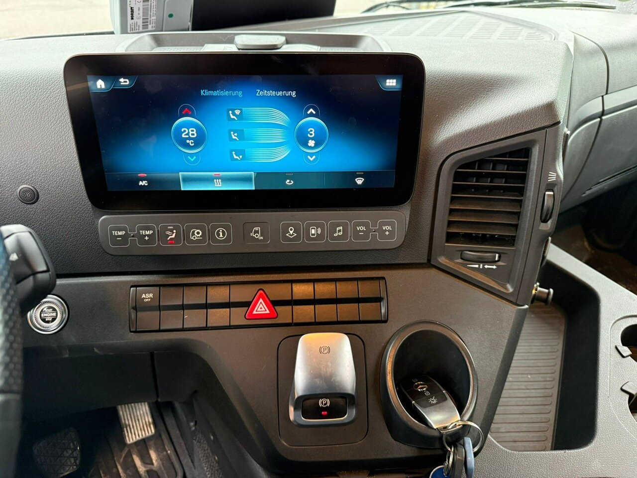 Mercedes-Benz Arocs 3243 B 8x4/4 Arocs 3243 B 8x4/4, MirrorCam, MultimediaCockpit, Navi, Betonmischer Intermix ca. 9m³ - Betonmixer: afbeelding 2 Mercedes-Benz Arocs 3243 B 8x4/4 Arocs 3243 B 8x4/4, MirrorCam, MultimediaCockpit, Navi, Betonmischer Intermix ca. 9m³ - Betonmixer: afbeelding 2