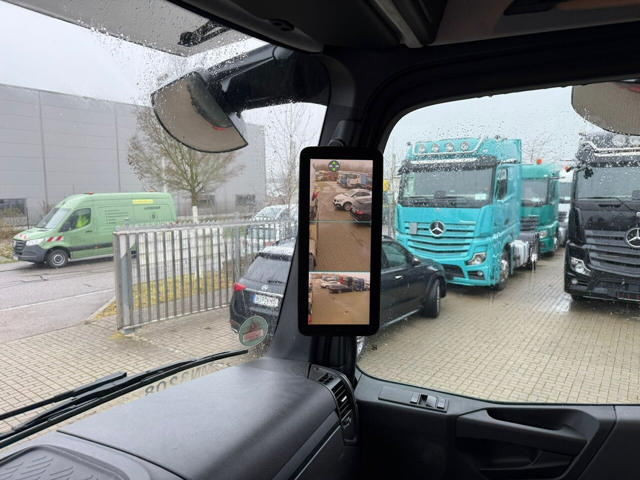 Mercedes-Benz Arocs 3243 B 8x4/4 Arocs 3243 B 8x4/4, MirrorCam, MultimediaCockpit, Navi, Betonmischer Intermix ca. 9m³ - Betonmixer: afbeelding 3 Mercedes-Benz Arocs 3243 B 8x4/4 Arocs 3243 B 8x4/4, MirrorCam, MultimediaCockpit, Navi, Betonmischer Intermix ca. 9m³ - Betonmixer: afbeelding 3