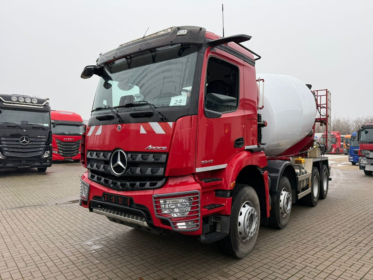 Mercedes-Benz Arocs 3243 B 8x4/4 Arocs 3243 B 8x4/4, MirrorCam, MultimediaCockpit, Navi, Betonmischer Intermix ca. 9m³ - Betonmixer: afbeelding 1 Mercedes-Benz Arocs 3243 B 8x4/4 Arocs 3243 B 8x4/4, MirrorCam, MultimediaCockpit, Navi, Betonmischer Intermix ca. 9m³ - Betonmixer: afbeelding 1