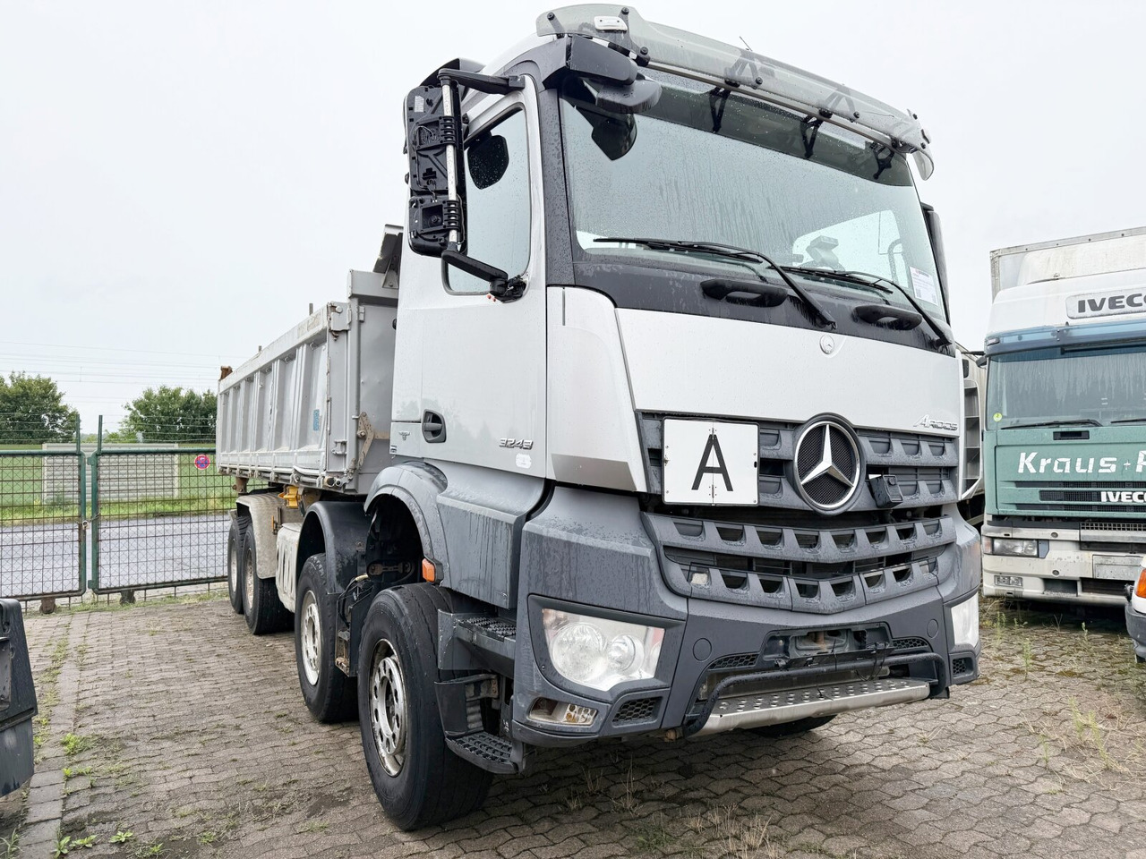 Mercedes-Benz Arocs 3243 K 8x4/4 Unfallschaden! Arocs 3243 K 8x4/4 Unfallschaden! - Kipper vrachtwagen: afbeelding 5 Mercedes-Benz Arocs 3243 K 8x4/4 Unfallschaden! Arocs 3243 K 8x4/4 Unfallschaden! - Kipper vrachtwagen: afbeelding 5