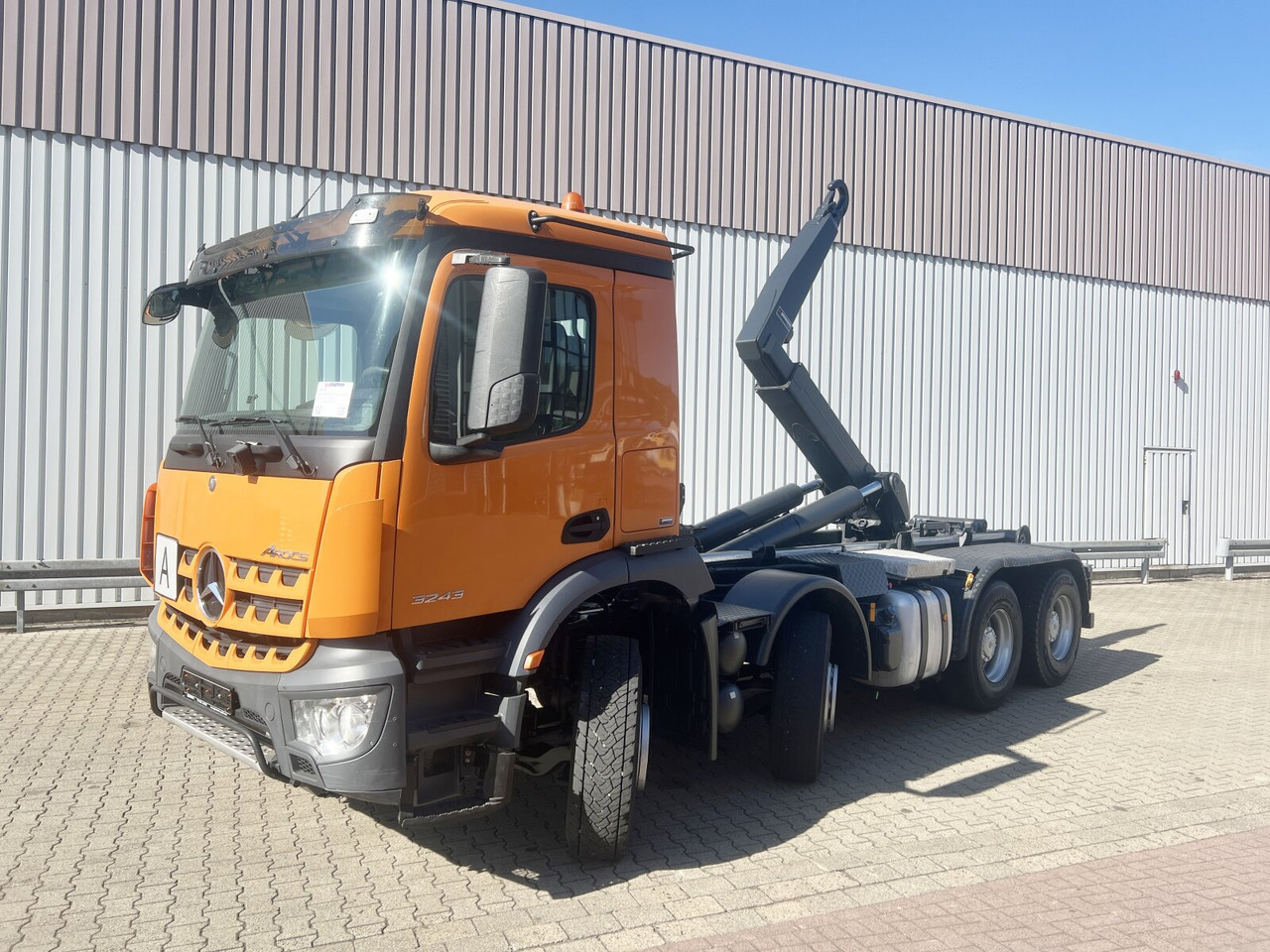 Mercedes-Benz Arocs 3243 LK 8x4/4 Arocs 3243 LK 8x4/4, Motorabtrieb - Haakarmsysteem vrachtwagen: afbeelding 1 Mercedes-Benz Arocs 3243 LK 8x4/4 Arocs 3243 LK 8x4/4, Motorabtrieb - Haakarmsysteem vrachtwagen: afbeelding 1