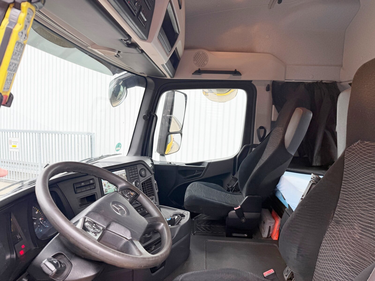 Mercedes-Benz Arocs 3245 LK 8x4/4 Arocs 3245 LK 8x4/4, Navi, Motorabtrieb, Meiller RK 30.67, Funk - Haakarmsysteem vrachtwagen: afbeelding 4 Mercedes-Benz Arocs 3245 LK 8x4/4 Arocs 3245 LK 8x4/4, Navi, Motorabtrieb, Meiller RK 30.67, Funk - Haakarmsysteem vrachtwagen: afbeelding 4
