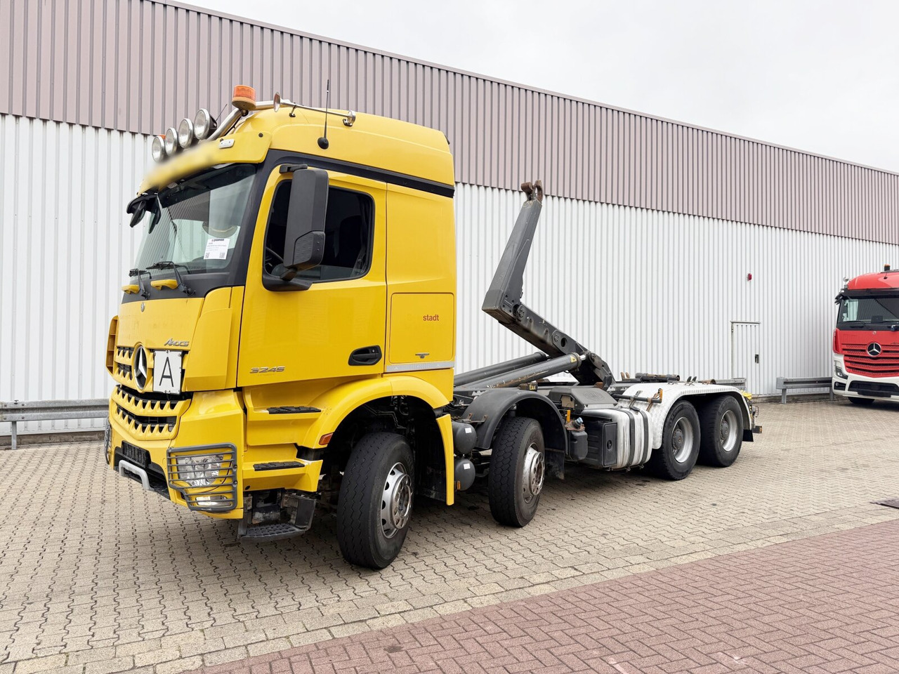 Mercedes-Benz Arocs 3245 LK 8x4/4 Arocs 3245 LK 8x4/4, Navi, Motorabtrieb, Meiller RK 30.67, Funk - Haakarmsysteem vrachtwagen: afbeelding 1 Mercedes-Benz Arocs 3245 LK 8x4/4 Arocs 3245 LK 8x4/4, Navi, Motorabtrieb, Meiller RK 30.67, Funk - Haakarmsysteem vrachtwagen: afbeelding 1