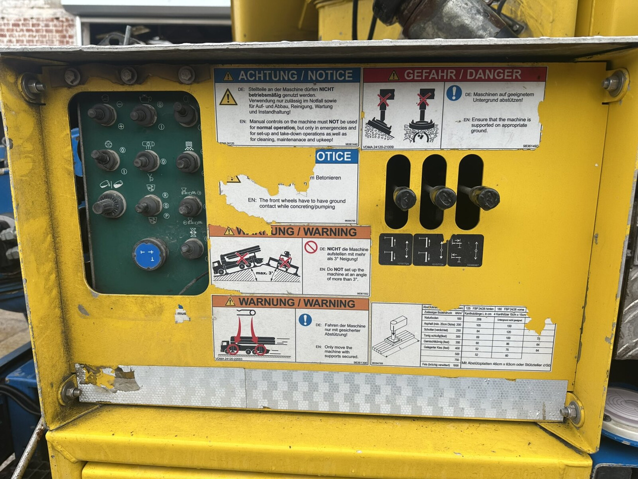 Mercedes-Benz Arocs 3246 B 8x4 Stetter Mischer 7m³, Pumpe 25m Arocs 3246 B 8x4 Stetter Mischer 7m³, Pumpe 25m - Betonmixer: afbeelding 4 Mercedes-Benz Arocs 3246 B 8x4 Stetter Mischer 7m³, Pumpe 25m Arocs 3246 B 8x4 Stetter Mischer 7m³, Pumpe 25m - Betonmixer: afbeelding 4
