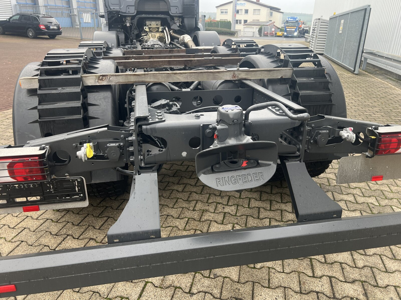 Mercedes-Benz Arocs 3251 L 8x4/4 Arocs 3251 L 8x4/4, Motorabtrieb - Haakarmsysteem vrachtwagen: afbeelding 5 Mercedes-Benz Arocs 3251 L 8x4/4 Arocs 3251 L 8x4/4, Motorabtrieb - Haakarmsysteem vrachtwagen: afbeelding 5