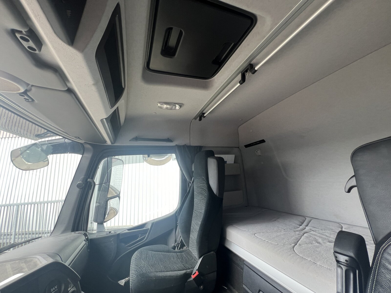 Mercedes-Benz Arocs 3253 K 8x4/4 Arocs 3253 K 8x4/4, Retarder, Motorabtrieb - Haakarmsysteem vrachtwagen: afbeelding 5 Mercedes-Benz Arocs 3253 K 8x4/4 Arocs 3253 K 8x4/4, Retarder, Motorabtrieb - Haakarmsysteem vrachtwagen: afbeelding 5