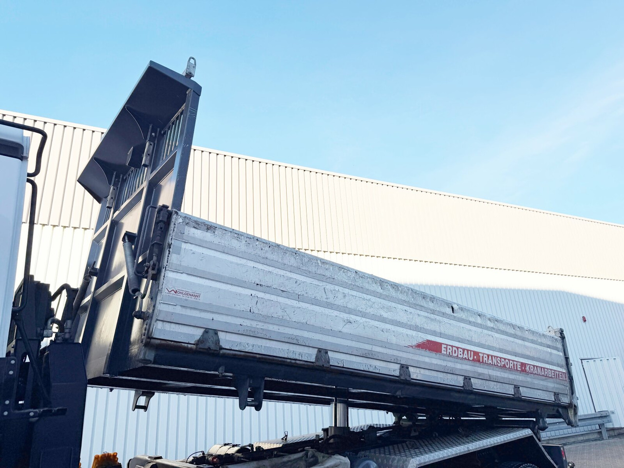 Mercedes-Benz Arocs 3351 AK 6x6 Arocs 3351 AK 6x6, Retarder, Grounder, Motorabtrieb, pneum. Heckklappenöffnung - Kipper vrachtwagen: afbeelding 2 Mercedes-Benz Arocs 3351 AK 6x6 Arocs 3351 AK 6x6, Retarder, Grounder, Motorabtrieb, pneum. Heckklappenöffnung - Kipper vrachtwagen: afbeelding 2