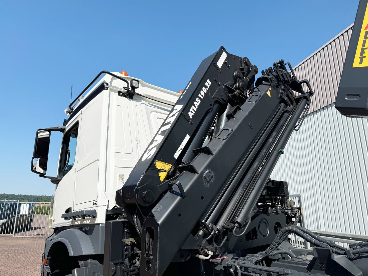Mercedes-Benz Arocs 3351 AK 6x6 Arocs 3351 AK 6x6, Retarder, Navi, Grounder, Kran Atlas AK 190.2E, Funk - Haakarmsysteem vrachtwagen, Kraanwagen: afbeelding 4 Mercedes-Benz Arocs 3351 AK 6x6 Arocs 3351 AK 6x6, Retarder, Navi, Grounder, Kran Atlas AK 190.2E, Funk - Haakarmsysteem vrachtwagen, Kraanwagen: afbeelding 4