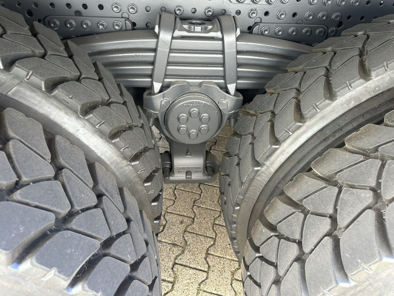 Mercedes-Benz Arocs 4142 K 8x4/4 Arocs 4142/45 K 8x4/4, Meiller Bordmatik links - Kipper vrachtwagen: afbeelding 3 Mercedes-Benz Arocs 4142 K 8x4/4 Arocs 4142/45 K 8x4/4, Meiller Bordmatik links - Kipper vrachtwagen: afbeelding 3