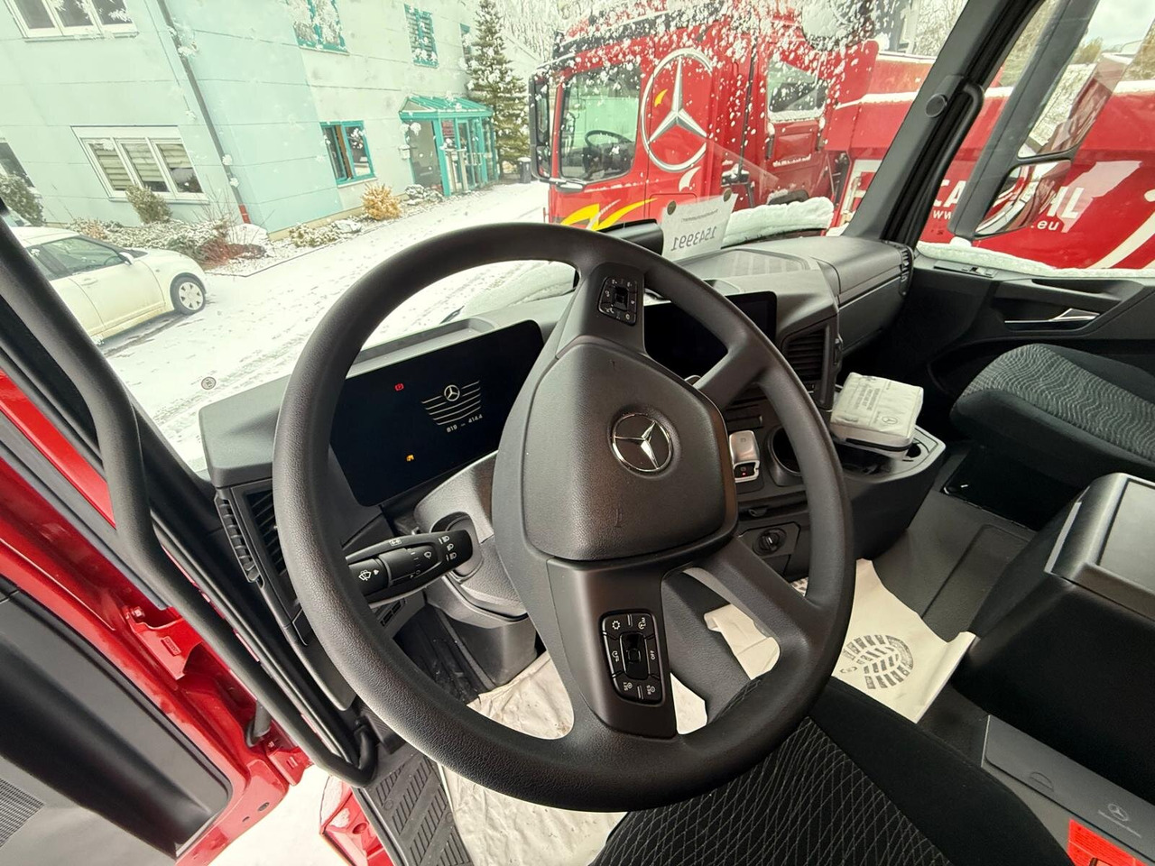 Mercedes-Benz Arocs 4145 K 8x4/4 Arocs 4145 K 8x4/4, Grounder, MultimediaCockpit, Navi, Stahlmulde ca. 16m³ - Kiepwagen: afbeelding 4 Mercedes-Benz Arocs 4145 K 8x4/4 Arocs 4145 K 8x4/4, Grounder, MultimediaCockpit, Navi, Stahlmulde ca. 16m³ - Kiepwagen: afbeelding 4
