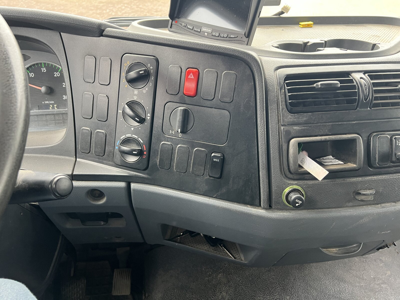 Mercedes-Benz Atego 1222 K 4x2 Atego 1222 K 4x2, 2x AHK - Kipper vrachtwagen: afbeelding 4 Mercedes-Benz Atego 1222 K 4x2 Atego 1222 K 4x2, 2x AHK - Kipper vrachtwagen: afbeelding 4