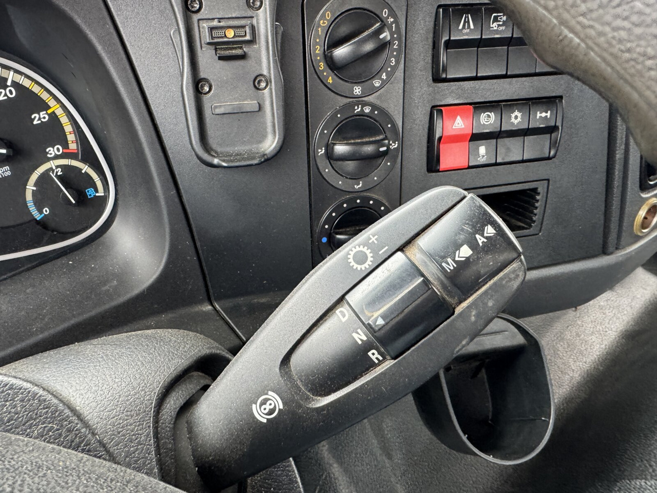Mercedes-Benz Atego 1530 K 4x2 Atego 1530 K 4x2, 2x AHK - Kipper vrachtwagen: afbeelding 4 Mercedes-Benz Atego 1530 K 4x2 Atego 1530 K 4x2, 2x AHK - Kipper vrachtwagen: afbeelding 4