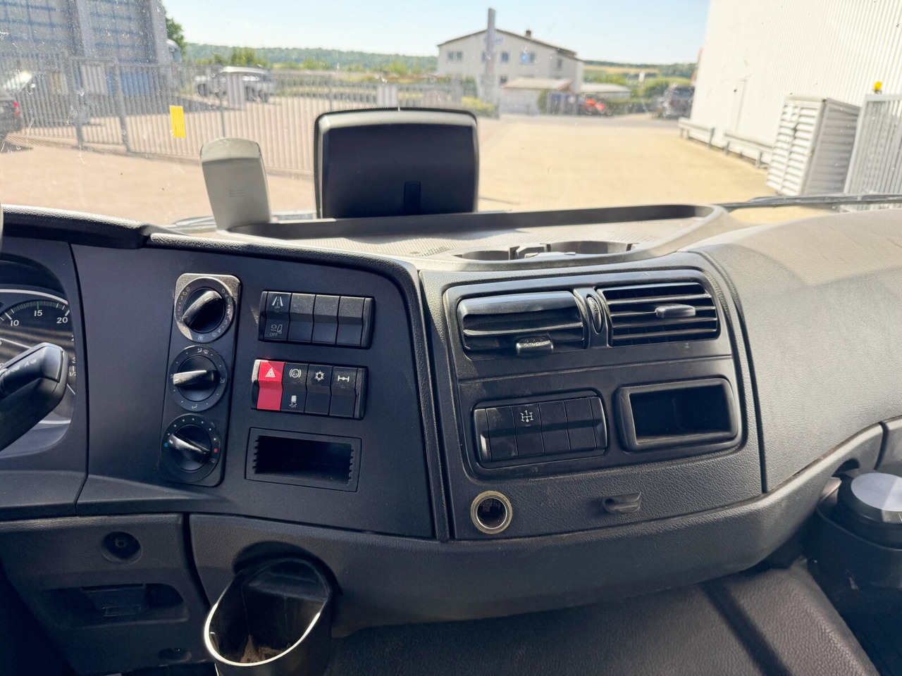 Mercedes-Benz Atego 1530 K 4x2 Atego 1530 K 4x2, Meiller 3-Seiten, 2x AHK - Kipper vrachtwagen: afbeelding 5 Mercedes-Benz Atego 1530 K 4x2 Atego 1530 K 4x2, Meiller 3-Seiten, 2x AHK - Kipper vrachtwagen: afbeelding 5