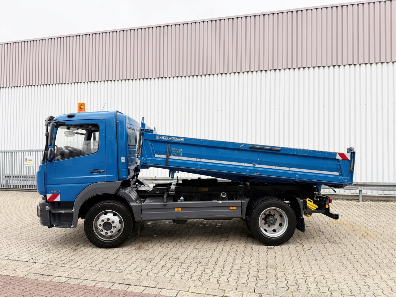 Kipper vrachtwagen Mercedes-Benz Atego 1630 K 4x2 Atego 1630 K 4x2, Meiller 3-Seiten, 2 x AHK Öl: afbeelding 13 Kipper vrachtwagen Mercedes-Benz Atego 1630 K 4x2 Atego 1630 K 4x2, Meiller 3-Seiten, 2 x AHK Öl: afbeelding 13