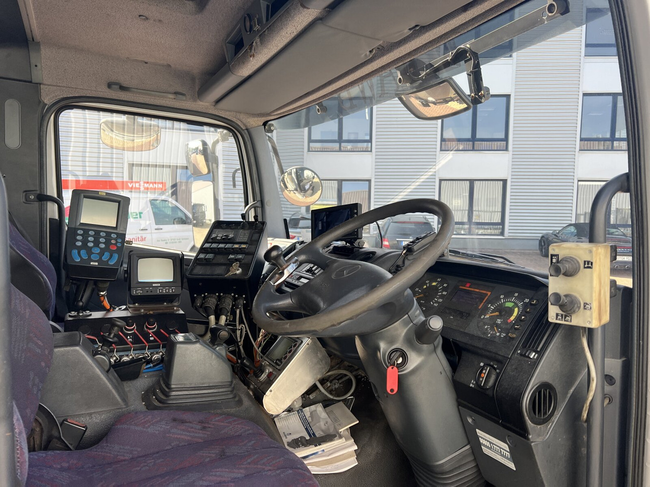 Mercedes-Benz Atego 1828 L 4x2 Atego 1828 L 4x2, Rechtslenker, Winterdienstaustattung - Chassis vrachtwagen: afbeelding 4 Mercedes-Benz Atego 1828 L 4x2 Atego 1828 L 4x2, Rechtslenker, Winterdienstaustattung - Chassis vrachtwagen: afbeelding 4