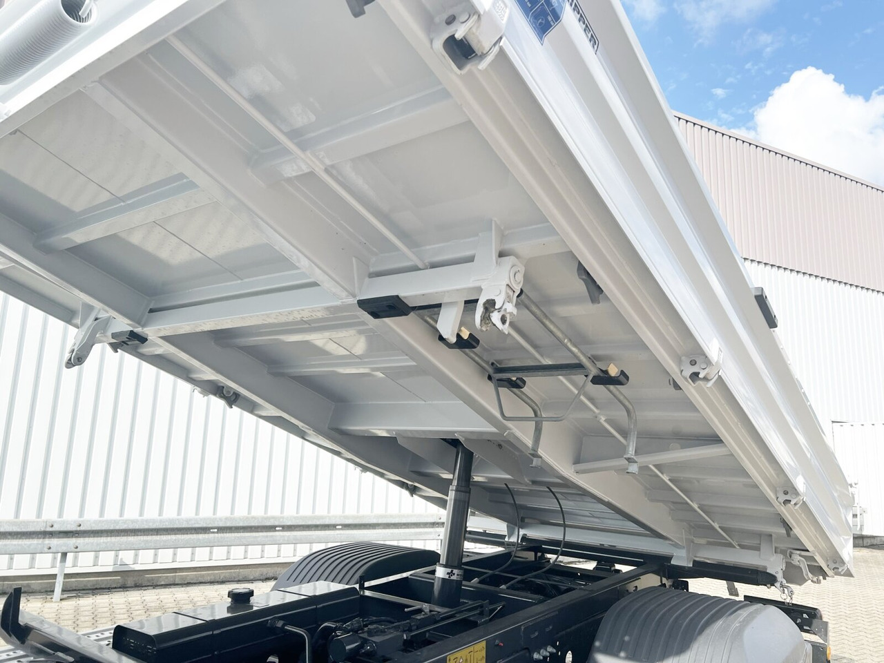 Kipper vrachtwagen Mercedes-Benz Atego 818/23 K 4x2 Atego 818/23 K 4x2, 2x AHK, Meiller-Kipper, mehrfach Vorhanden!: afbeelding 9 Kipper vrachtwagen Mercedes-Benz Atego 818/23 K 4x2 Atego 818/23 K 4x2, 2x AHK, Meiller-Kipper, mehrfach Vorhanden!: afbeelding 9