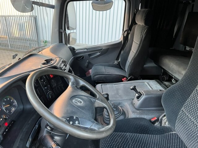 Mercedes-Benz Atego 822 4x2 Atego 822 4x2, Doka mit Kombisitzbank - Schuifzeilen vrachtwagen: afbeelding 2 Mercedes-Benz Atego 822 4x2 Atego 822 4x2, Doka mit Kombisitzbank - Schuifzeilen vrachtwagen: afbeelding 2