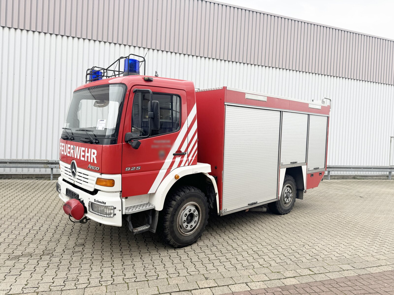 Mercedes-Benz Atego 925 4x4, Rüstwagen RW1 Atego 925 4x4, Seilwinde, Einzelbereifung, Rüstwagen RW1 - Ambulance: afbeelding 1 Mercedes-Benz Atego 925 4x4, Rüstwagen RW1 Atego 925 4x4, Seilwinde, Einzelbereifung, Rüstwagen RW1 - Ambulance: afbeelding 1