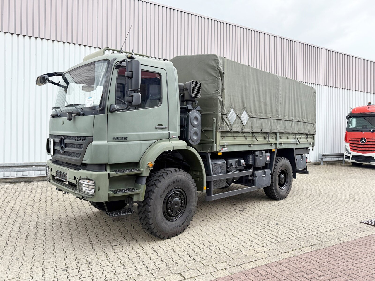 Mercedes-Benz Axor 1829 A 4x4 Axor 1829 A 4x4, Ex- - Vrachtwagen met open laadbak: afbeelding 1 Mercedes-Benz Axor 1829 A 4x4 Axor 1829 A 4x4, Ex- - Vrachtwagen met open laadbak: afbeelding 1