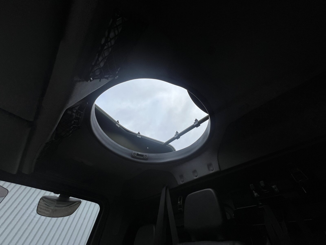 Mercedes-Benz Axor 1829 A 4x4 Axor 1829 A 4x4, Ex- - Vrachtwagen met open laadbak: afbeelding 5 Mercedes-Benz Axor 1829 A 4x4 Axor 1829 A 4x4, Ex- - Vrachtwagen met open laadbak: afbeelding 5