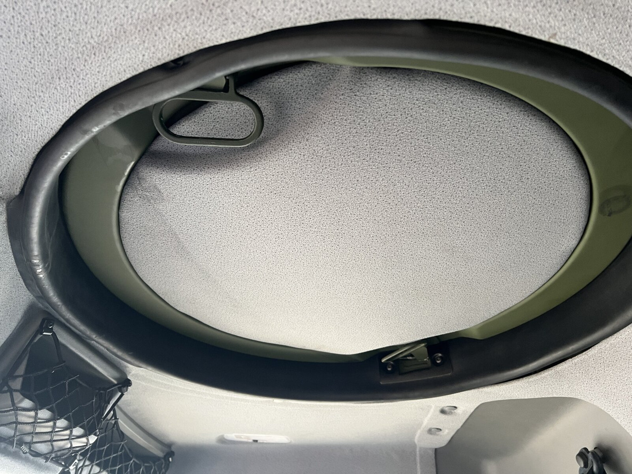 Mercedes-Benz Axor 1829 A 4x4 Axor 1829 A 4x4, Ex- - Vrachtwagen met open laadbak: afbeelding 4 Mercedes-Benz Axor 1829 A 4x4 Axor 1829 A 4x4, Ex- - Vrachtwagen met open laadbak: afbeelding 4