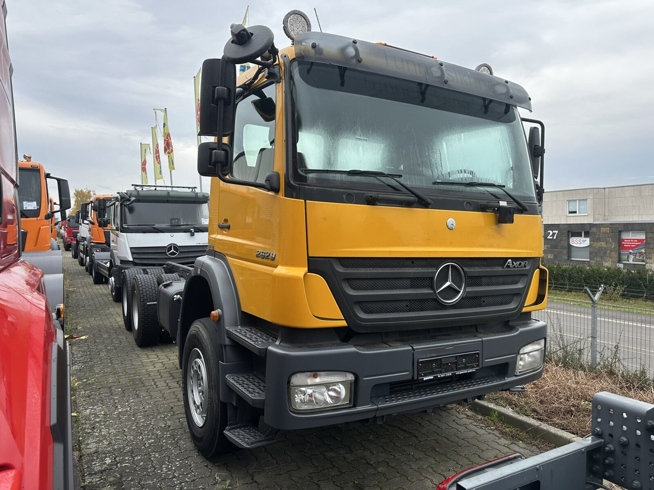 Mercedes-Benz Axor 2629 K 6x4 Axor 2629 K 6x4, PTO, Steel, Manual, 6-Zylinder - Chassis vrachtwagen: afbeelding 1 Mercedes-Benz Axor 2629 K 6x4 Axor 2629 K 6x4, PTO, Steel, Manual, 6-Zylinder - Chassis vrachtwagen: afbeelding 1
