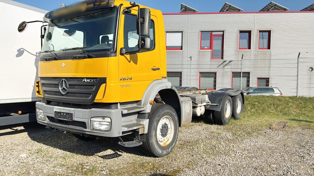 Mercedes-Benz Axor 2629 K 6x4 Axor 2629 K 6x4, PTO, Steel, Manual - Chassis vrachtwagen: afbeelding 1 Mercedes-Benz Axor 2629 K 6x4 Axor 2629 K 6x4, PTO, Steel, Manual - Chassis vrachtwagen: afbeelding 1