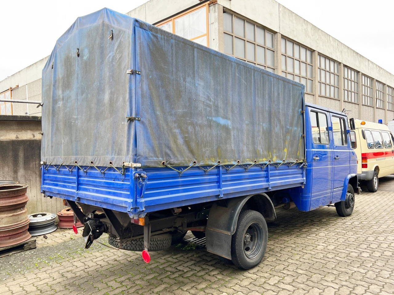 Schuifzeilen vrachtwagen Mercedes-Benz L 407 D 4x2 Doka L 407 D 4x2 Doka, Ex-THW: afbeelding 10