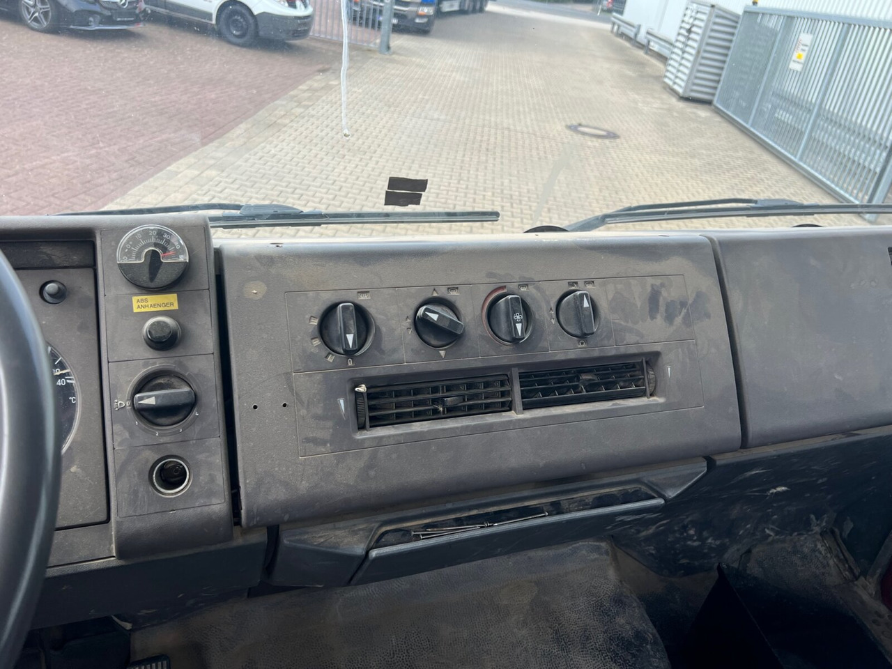 Mercedes-Benz LK 1117 K 4x2 LK 1117 K 4x2, 6-Zylinder Motor, 2x AHK - Kipper vrachtwagen: afbeelding 5 Mercedes-Benz LK 1117 K 4x2 LK 1117 K 4x2, 6-Zylinder Motor, 2x AHK - Kipper vrachtwagen: afbeelding 5