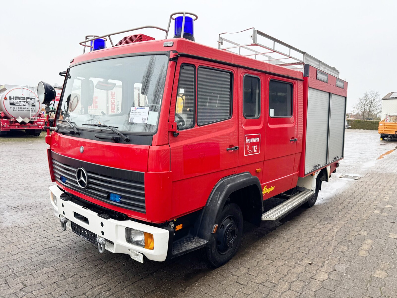 Mercedes-Benz LK 814 F 4x2 Doka LK 814 F 4x2 Doka, Löschfahrzeug LF8/6 - Ambulance: afbeelding 1 Mercedes-Benz LK 814 F 4x2 Doka LK 814 F 4x2 Doka, Löschfahrzeug LF8/6 - Ambulance: afbeelding 1
