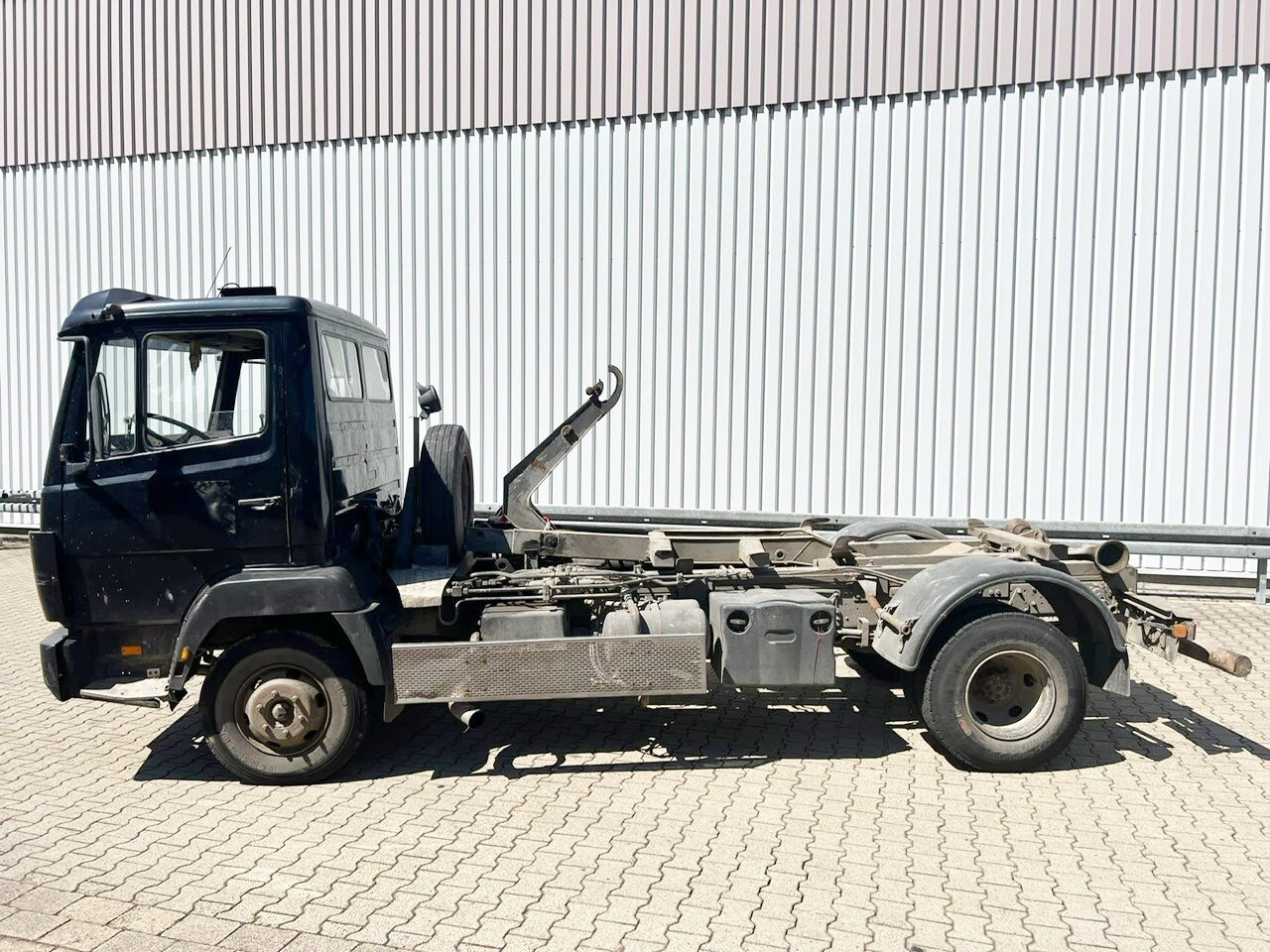 Mercedes-Benz LK 817 4x2 LK 817 4x2, City-Abroller, 6-Zylinder Motor - Haakarmsysteem vrachtwagen: afbeelding 1 Mercedes-Benz LK 817 4x2 LK 817 4x2, City-Abroller, 6-Zylinder Motor - Haakarmsysteem vrachtwagen: afbeelding 1
