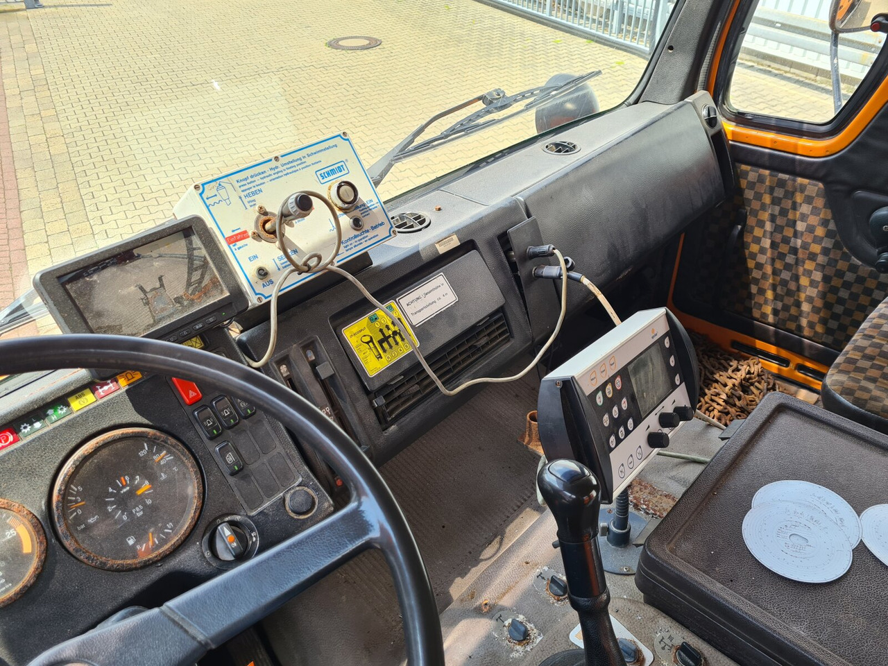 Interieur foto 3: Chassis vrachtwagen Mercedes-Benz NG 1928 A 4x4 NG 1928 A 4x4, V8-Motor, Standklima, Winterdienstaustattung