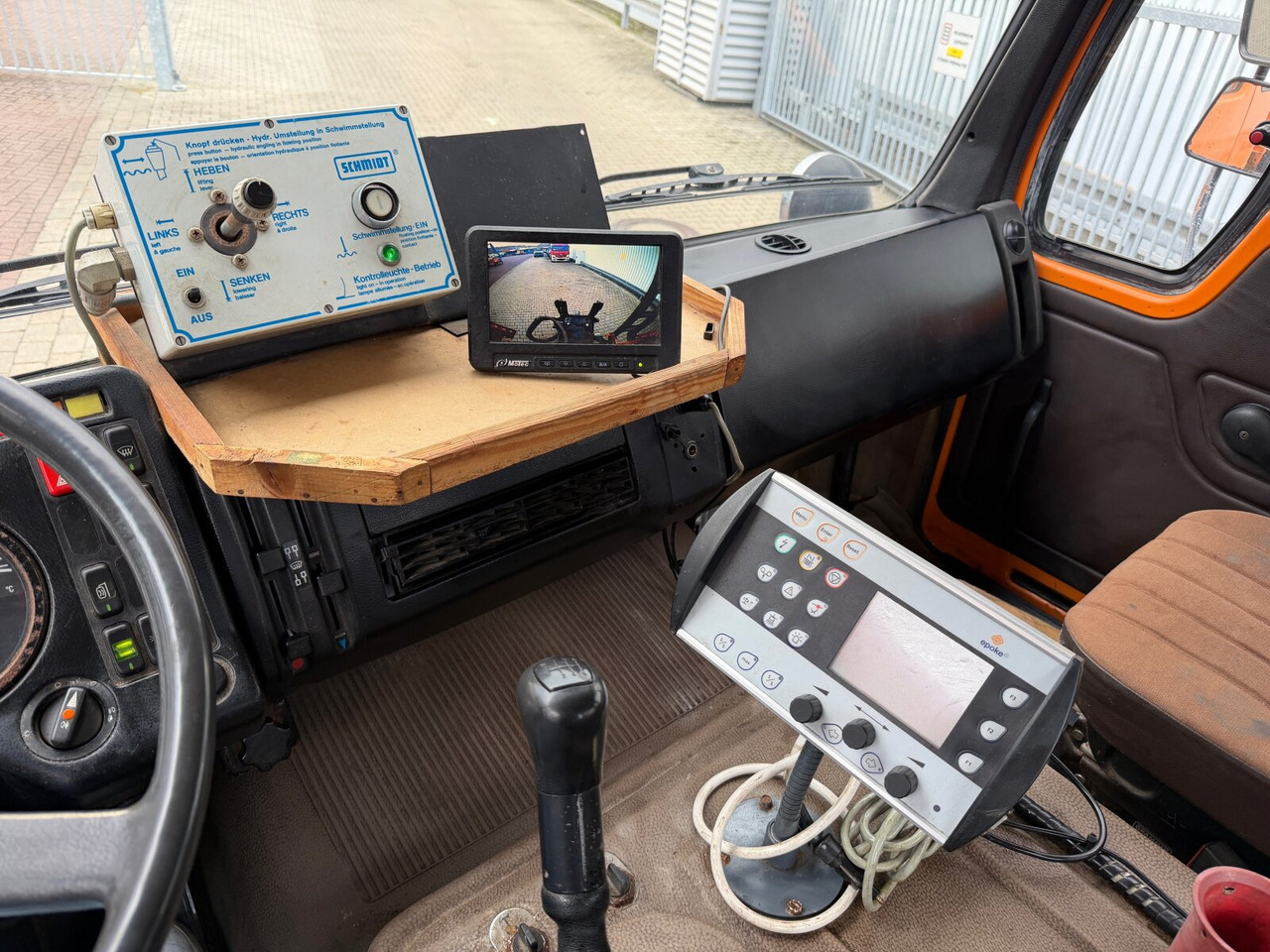 Mercedes-Benz NG 1928 A 4x4 NG 1928 A 4x4, V8-Motor, Winterdienstaustattung - Chassis vrachtwagen: afbeelding 2 Mercedes-Benz NG 1928 A 4x4 NG 1928 A 4x4, V8-Motor, Winterdienstaustattung - Chassis vrachtwagen: afbeelding 2