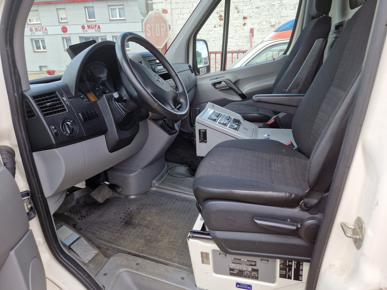 Leasing Mercedes-Benz Sprinter 516 CDI 4x2 Sprinter 516 CDI 4x2, Rettungswagen Mercedes-Benz Sprinter 516 CDI 4x2 Sprinter 516 CDI 4x2, Rettungswagen: afbeelding 12